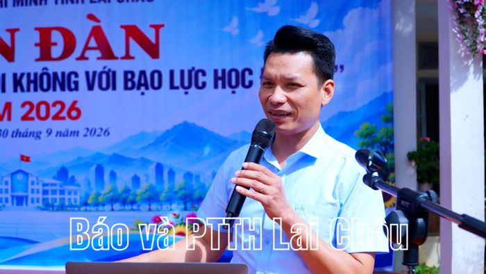 Đại diện Trường Cao đẳng Lai Châu chia sẻ một số thông tin, kỹ năng về phòng, chống bạo lực học đường tại diễn đàn. 