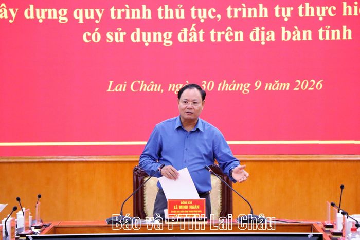 Đồng chí Lê Minh Ngân - Bí thư Tỉnh ủy, Chủ tịch HĐND tỉnh phát biểu chỉ đạo tại buổi làm việc. 
