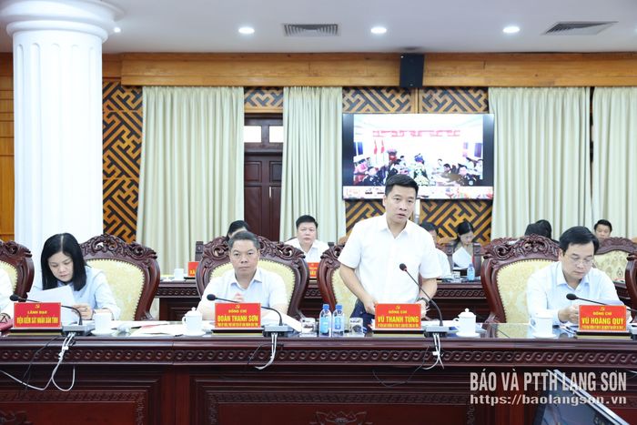 Đại tá Vũ Thanh Tùng, Ủy viên Ban Thường vụ Tỉnh ủy, Giám đốc Công an tỉnh phát biểu tại hội nghị