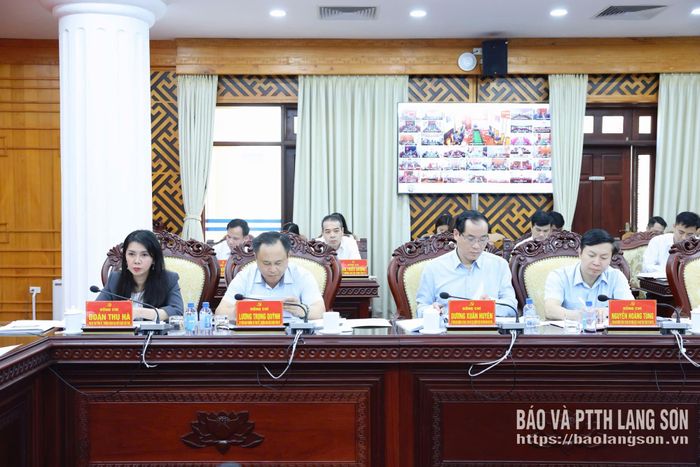 Các đại biểu dự hội nghị