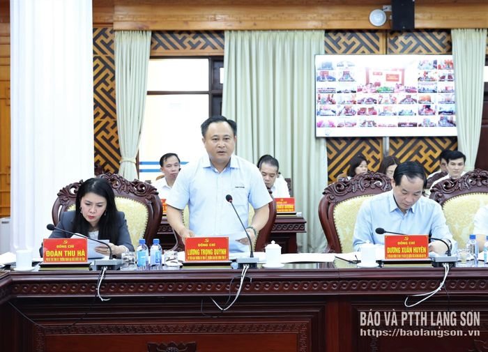 Đồng chí Lương Trọng Quỳnh, Ủy viên Ban Thường vụ Tỉnh ủy, Trưởng Ban Nội chính Tỉnh ủy phát biểu tại hội nghị