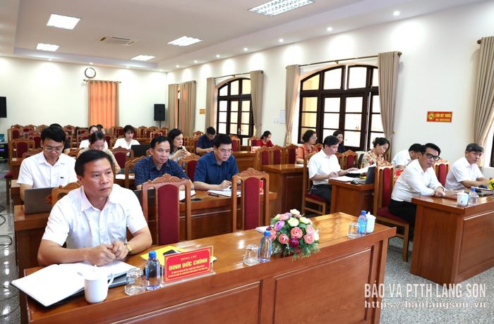 Các đại biểu dự hội nghị