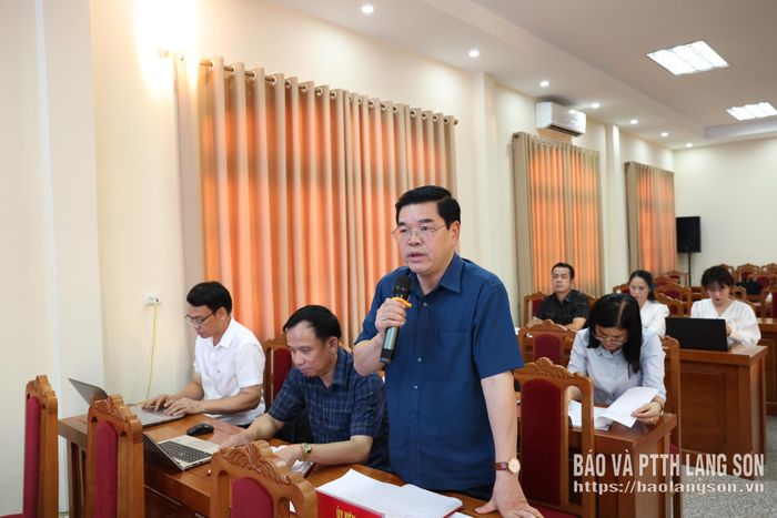 Đại biểu phát biểu ý kiến tại hội nghị
