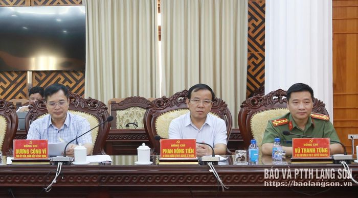 Các đại biểu dự hội nghị