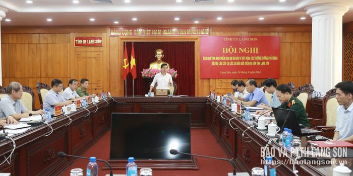 Đồng chí Hoàng Quốc Khánh, Ủy viên Trung ương Đảng, Bí thư Tỉnh ủy quán triệt các nội dung tại hội nghị