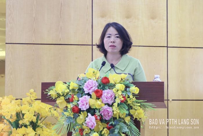 Phó Chủ tịch UBND phường phát biểu tại hội nghị