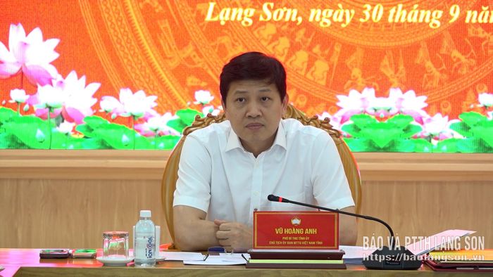 Đồng chí Vũ Hoàng Anh, Phó Bí thư Tỉnh ủy, Bí thư Đảng ủy MTTQ, các đoàn thể tỉnh, Chủ tịch Ủy ban MTTQ Việt Nam tỉnh kết luận cuộc họp