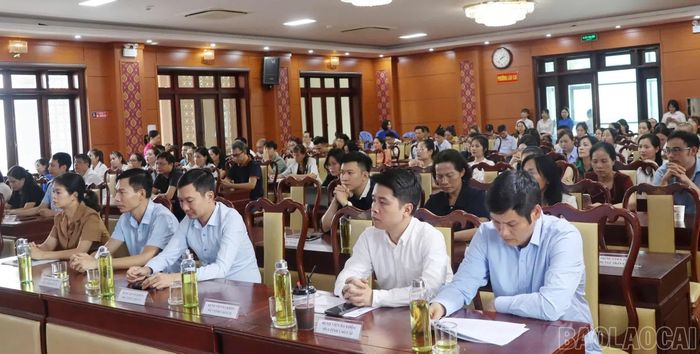 Đại biểu dự hội nghị.