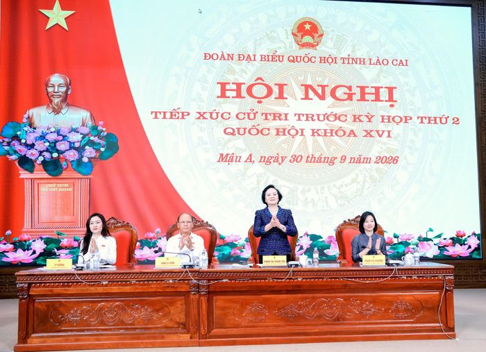 Bí thư Trung ương Đảng, Phó Thủ tướng Phạm Thị Thanh Trà và các đại biểu Quốc hội tỉnh tiếp xúc cử tri tại Lào Cai.