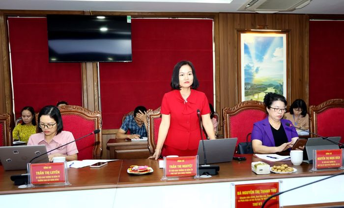 Lãnh đạo phường và các phòng, ban, ngành của phường Lào Cai đã trao đổi, cung cấp thêm thông tin theo đề nghị của Đoàn Giám sát.