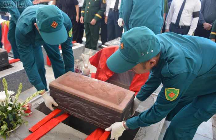 Hôm nay, các Anh hùng liệt sĩ đã trở về an nghỉ thiên thu giữa quê hương thanh bình, đổi mới.