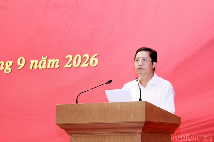 Đồng chí Dương Quốc Huy - Ủy viên Ban Chấp hành Trung ương Đảng, Bí thư Tỉnh ủy phát biểu kết luận hội nghị.