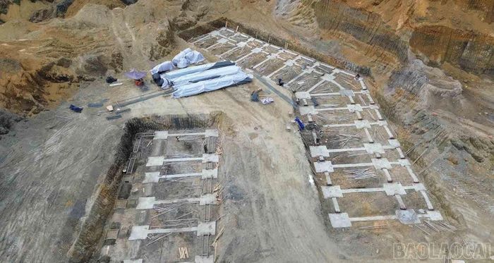 Một số vị trí đủ điều kiện đã bắt đầu thi công móng lớp học.