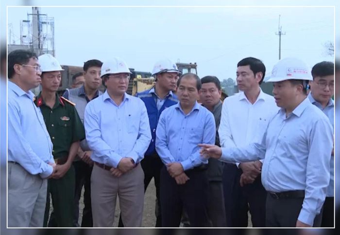 Đồng chí Y Thanh Hà Niê Kđăm, Ủy viên Ban Chấp hành Trung ương Đảng, Bí thư Tỉnh ủy, Trưởng Đoàn đại biểu Quốc hội tỉnh cùng lãnh đạo các sở, ngành thị sát, kiểm tra tiến độ công trình xây dựng Trường Phổ thông nội trú liên cấp Tiểu học và THCS Thuận An