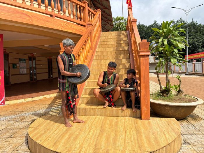 3 thế hệ nghệ nhân trong 1 gia đình