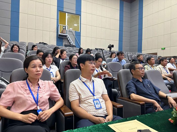 Cán bộ, viên chức, người lao động Báo và PTTH Lâm Đồng dự hội nghị tại điểm cầu cơ sở Bắc Gia Nghĩa (Ảnh: Tô Hiệu)