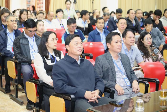Lãnh đạo Báo và PTTH Lâm Đồng cùng cán bộ, viên chức, người lao động dự hội nghị tại điểm cầu Đà Lạt