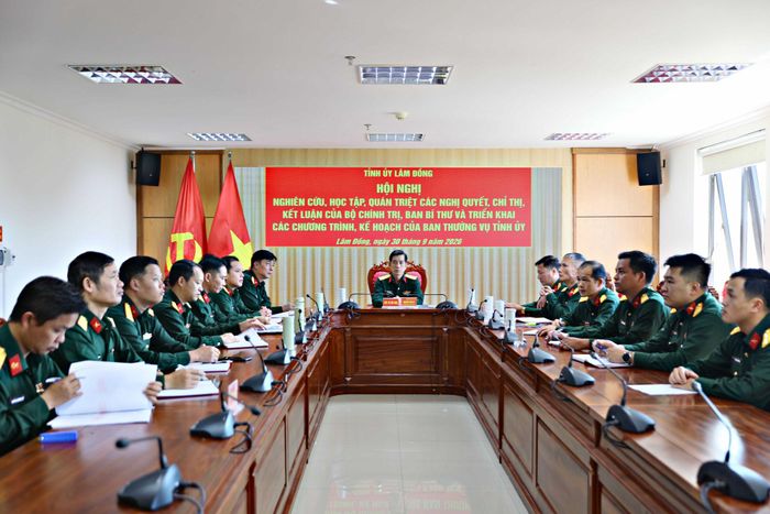Quang cảnh Hội nghị tại điểm cầu Bộ CHQS tỉnh Lâm Đồng. (Ảnh: Chính Thành)