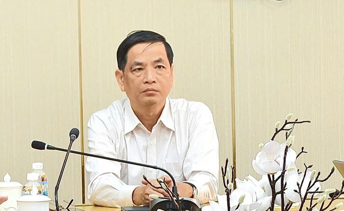 Ủy viên Ban Thường vụ Tỉnh ủy, Bí thư Đảng ủy phường Phan Thiết Võ Thanh Bình tham gia hội nghị quán triệt nghị quyết. (Ảnh: Minh Vân)