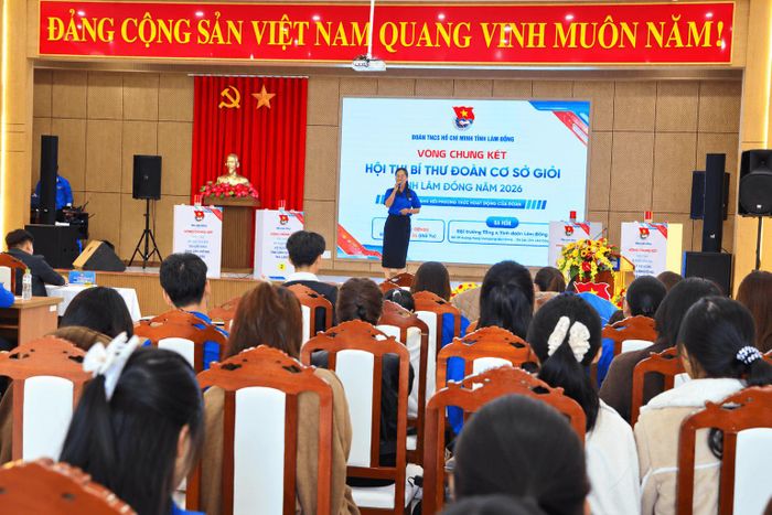 Các thí sinh tranh tài tại vòng chung kết