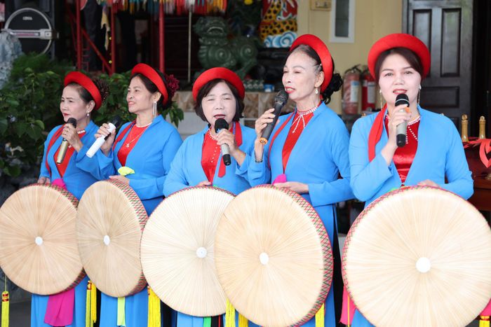 Văn nghệ ca ngợi chiến công của Hưng Đạo Đại Vương