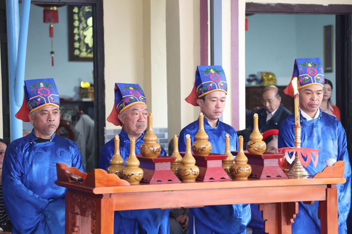 Ban Tế lễ dâng nến và rượu