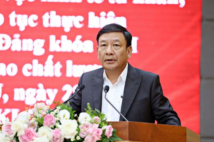 Đồng chí Bùi Thắng, Phó Bí thư Tỉnh ủy quán triệt Chỉ thị số 12 của Ban Bí thư về “Đổi mới, nâng cao chất lượng công tác xây dựng Đảng trong khu vực kinh tế tư nhân”