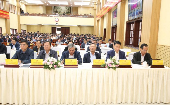 Các đồng chí Ủy viên Ban Thường vụ Tỉnh ủy tham dự hội nghị