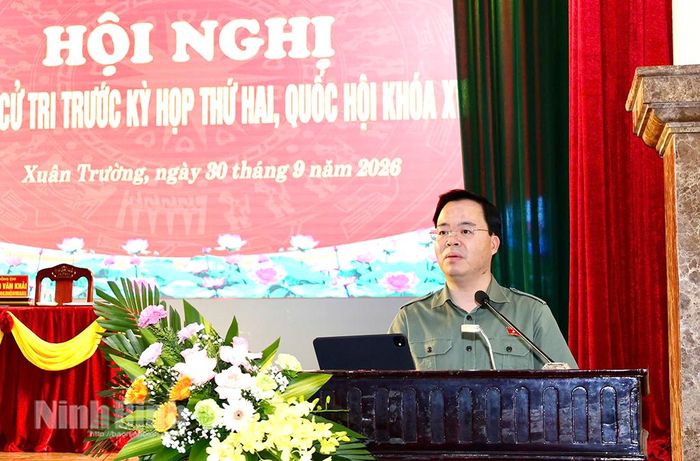 Đồng chí Trần Văn Khải, Phó Chủ nhiệm Ủy ban Khoa học, Công nghệ và Môi trường của Quốc hội phát biểu tại hội nghị. Ảnh: Ngọc Ánh