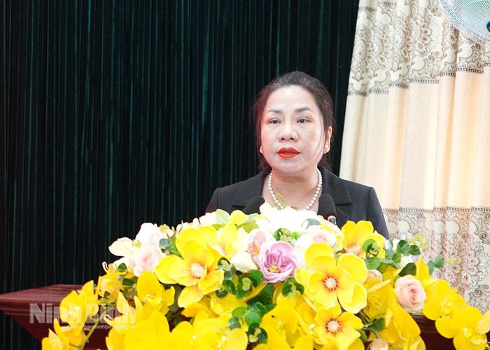 Đại biểu Quốc hội Trần Thị Hiền thông báo tới cử tri thời gian tổ chức Kỳ họp thứ Hai, Quốc hội khóa XVI.