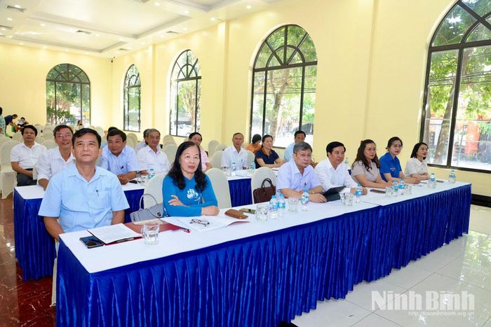 Các đại biểu dự hội nghị.