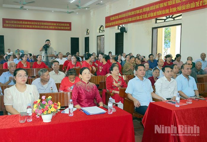 Các đại biểu dự chương trình.