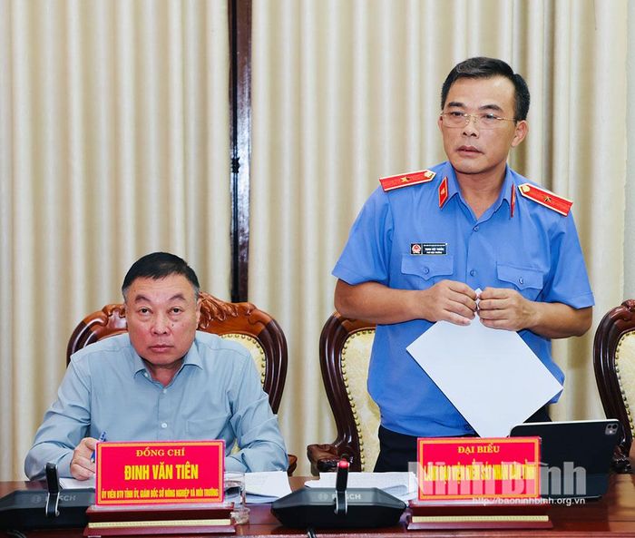 Lãnh đạo Viện Kiếm sát nhân dân tỉnh phát biểu tại hội nghị.