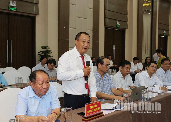 Ông Trần Quốc Toản, Giám đốc Công ty TNHH Toản Xuân, xã Vạn Thắng phát biểu tham luận tại Hội thảo.