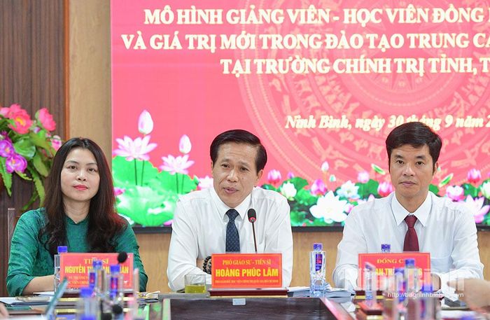 Các đồng chí chủ trì Hội thảo.