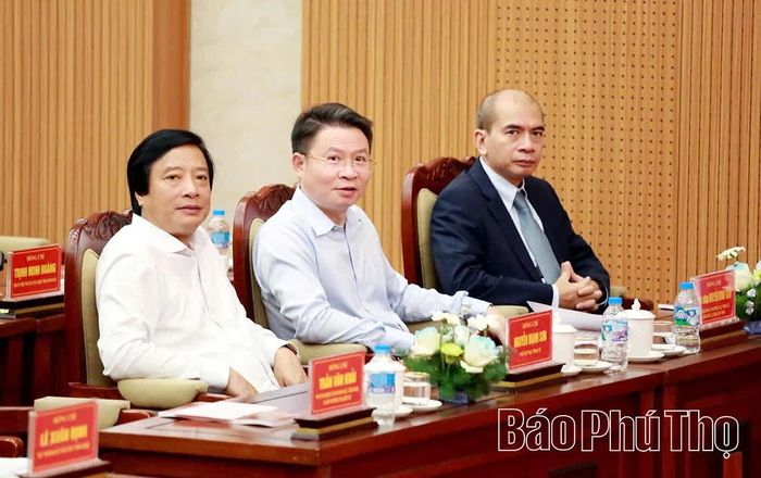 Các đại biểu tham dự hội thảo.