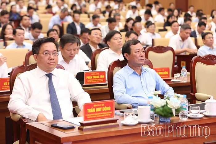 Các đại biểu tham dự hội thảo.