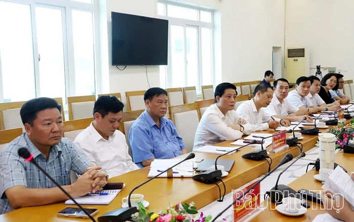 Các đại biểu dự hội nghị.