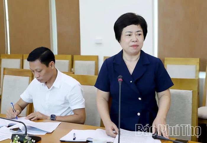 Các đại biểu thảo luận tại hội nghị.