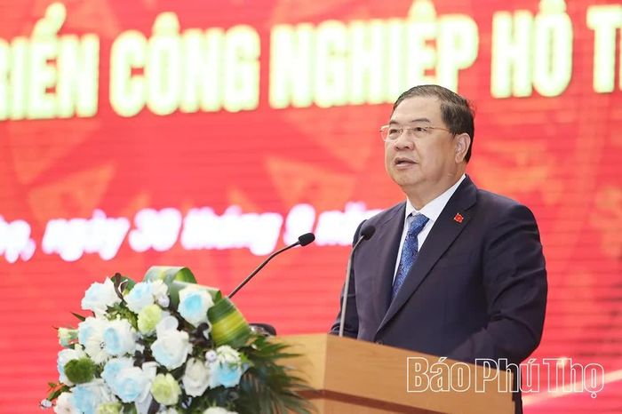 Đồng chí Phó Thủ tướng Thường trực Chính phủ Phạm Gia Túc phát biểu tại hội thảo.