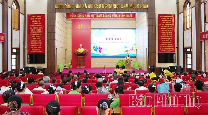 Toàn cảnh hội thi tại hội trường xã Cẩm Khê.