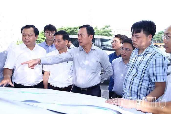 Đồng chí Phó Chủ tịch UBND tỉnh Quách Tất Liêm đôn đốc đẩy nhanh tiến độ giải phóng mặt bằng.