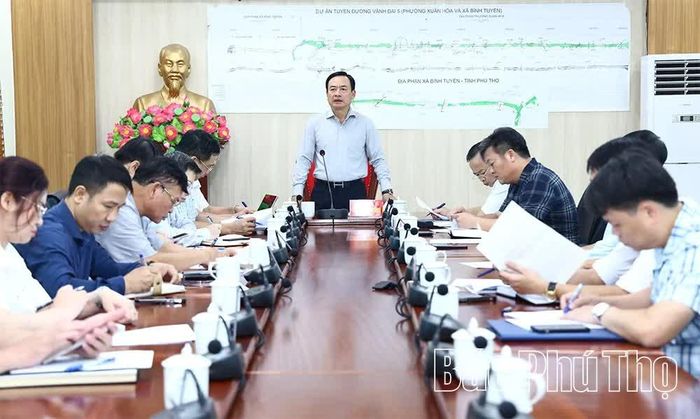 Đồng chí Phó Chủ tịch UBND tỉnh Quách Tất Liêm làm việc với các địa phương, đơn vị, nhà thầu thực hiện Dự án hạ tầng giao thông kết nối Vùng Thủ đô trên địa bàn khu vực Vĩnh Phúc.