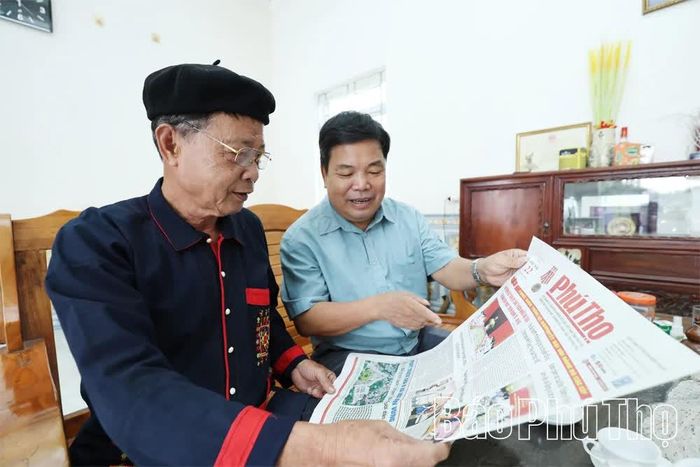 Người có uy tín được cung cấp thông tin thời sự chính thống để thực hiện công tác tuyên truyền, vận động hiệu quả.