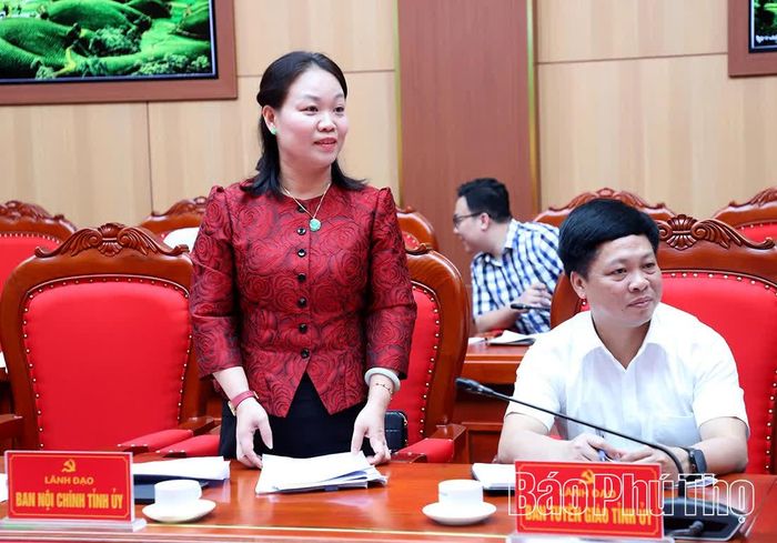 Lãnh đạo các cơ quan tham mưu, giúp việc Tỉnh ủy phát biểu thảo luận.