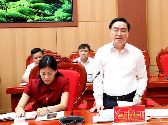 Đồng chí Trưởng Ban Nội chính Tỉnh ủy Quách Thế Ngọc phát biểu thảo luận.