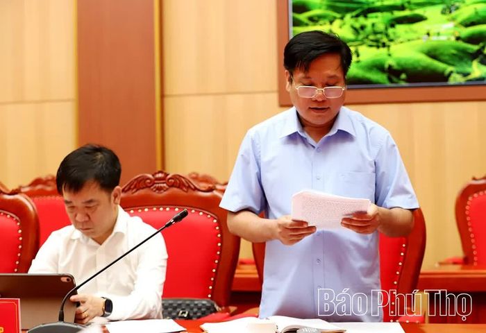 Đại diện lãnh đạo Ban Nội chính Tỉnh ủy báo cáo tình hình, kết quả công tác nội chính quý III và 9 tháng năm 2026.