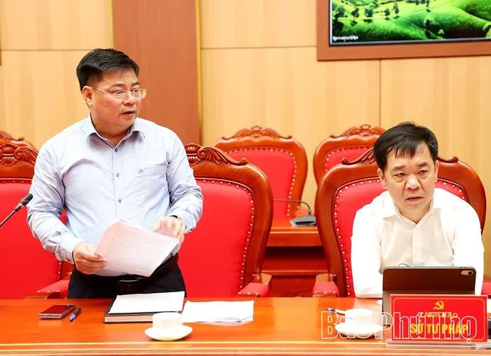 Đại diện lãnh đạo các cơ quan trong khối phát biểu thảo luận.