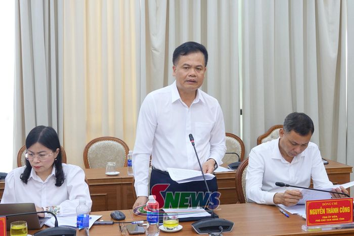 Lãnh đạo Sở Nông nghiệp và Môi trường phát biểu.