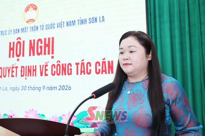 Đồng chí Lò Thị Thúy Hà phát biểu nhận nhiệm vụ
